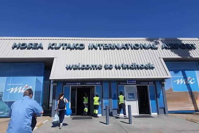 Airport Taxi - Using the transfer for Sossusvlei, Etosha, or Swakopmund