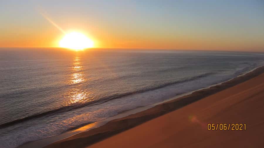 From Walvis Bay: Sandwich Harbour World Heritage Site - A Simple Picnic Above the Atlantic