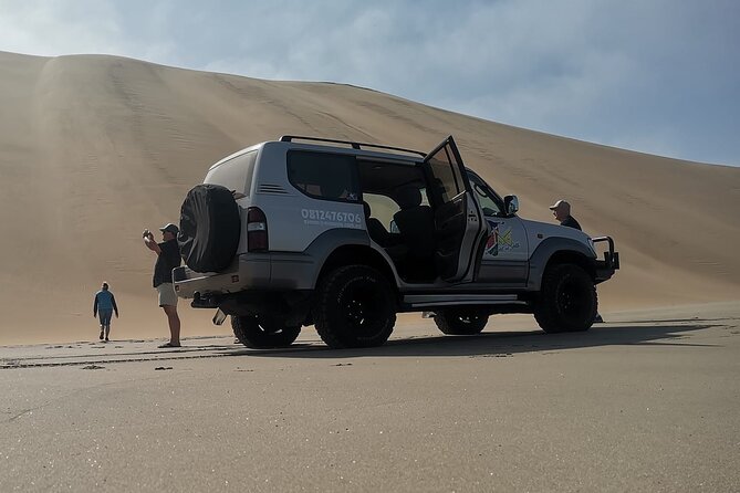 Sandwich Harbour 4X4 Excursion Tour Food and Drinks - Lunch on the dunes with beer and sparkling wine
