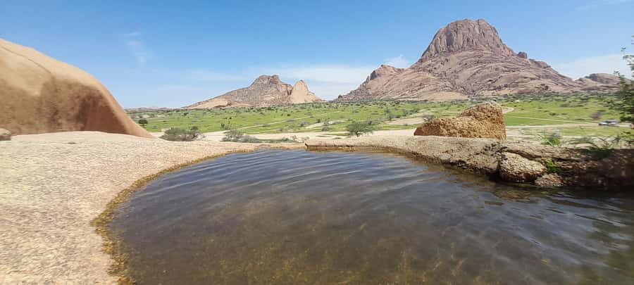 Swakopmund: Spitzkoppe Day Tour with Hotel Pickup - What to bring for the desert and mountain