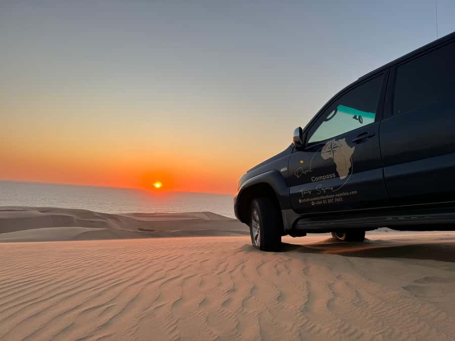 Walvisbay: Sandwich Harbour SUNSET Tour-End It Beautifully - Starting at Flamingo Villas and the Walvis Bay lagoon