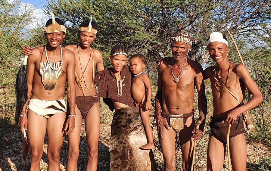 Windhoek: Bushman Walk with the San - A bush walk built around useful plants